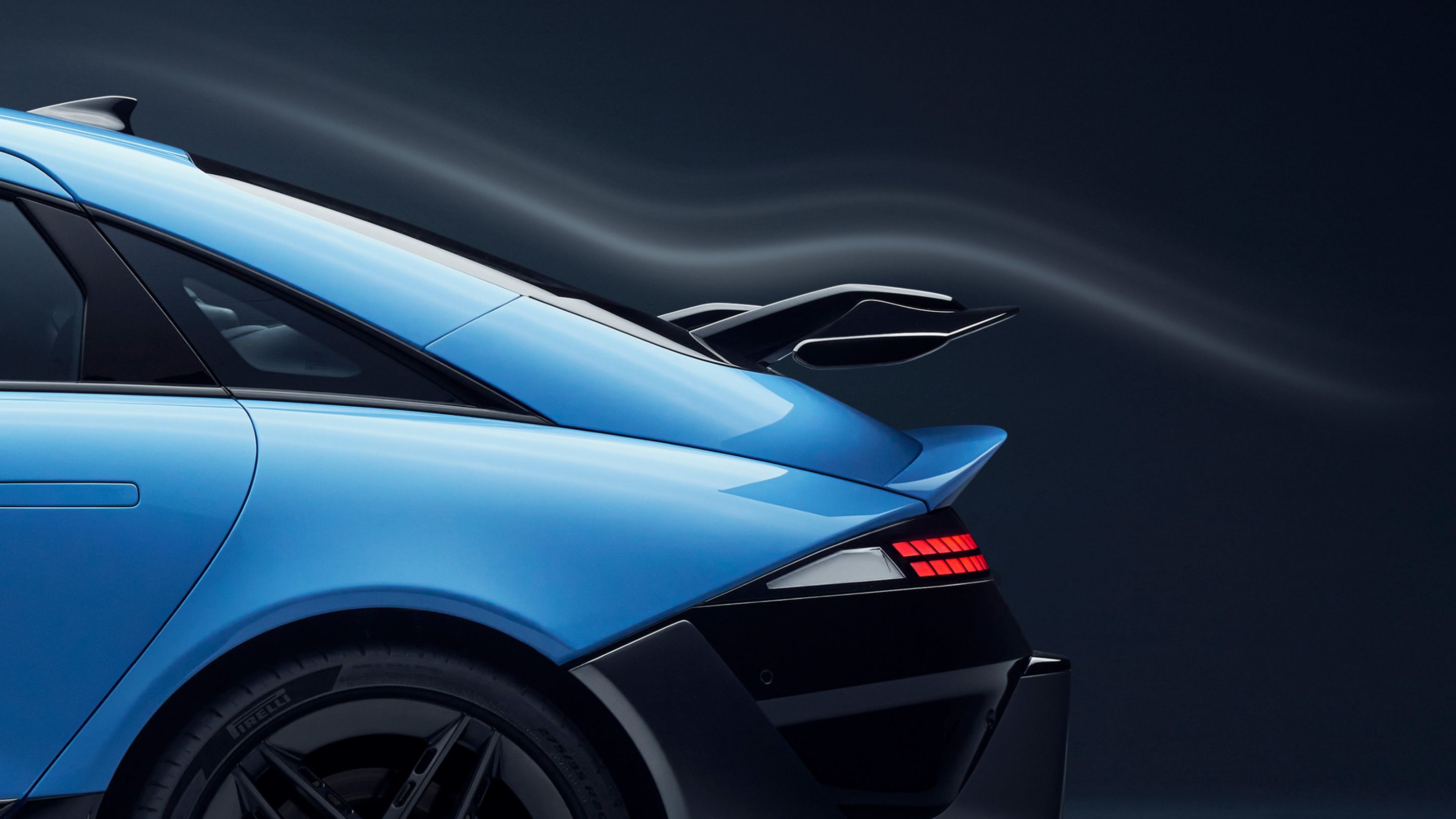 Hyundai IONIQ 6 N ferdén hátulról. Fókuszban a hátsó szárny és a kecses, áramvonalas kialakítás.